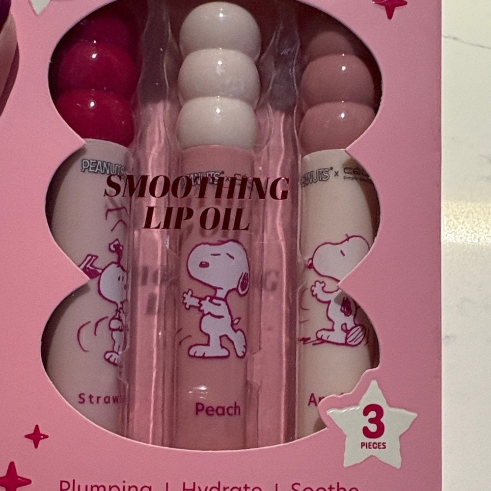 Peanuts x Celavi Smoothing Lip Oil Set - Strawberry, Peach, Vanilla - Picture 4 of 6